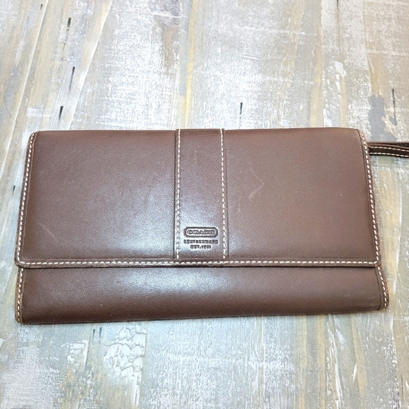 Coach Handbags - Coach Leather Trifold Wallet